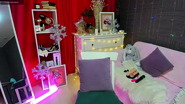 Snapshot of Queen_baby chatting on December 7, 8:00 am Queen baby online show from December 7, 8:00 am