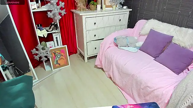 Snapshot of Queen_baby chatting on December 7, 11:07 am Queen baby online show from December 7, 11:07 am