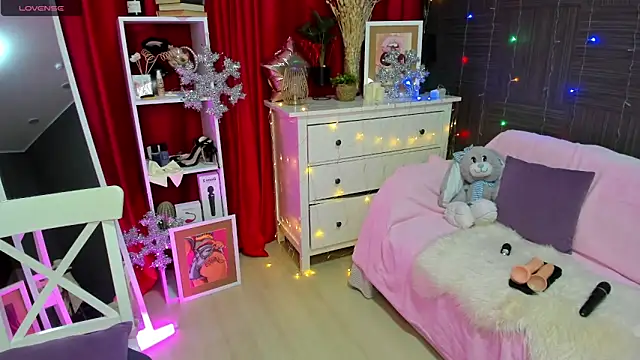 Snapshot of Queen_baby chatting on December 14, 2:45 am Queen baby online show from December 14, 2:45 am