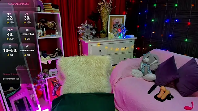 Snapshot of Queen_baby chatting on December 15, 1:57 am Queen baby online show from December 15, 1:57 am