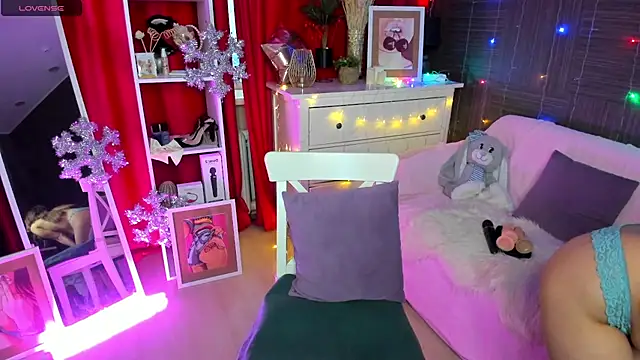 Snapshot of Queen_baby chatting on December 20, 9:11 am Queen baby online show from December 20, 9:11 am