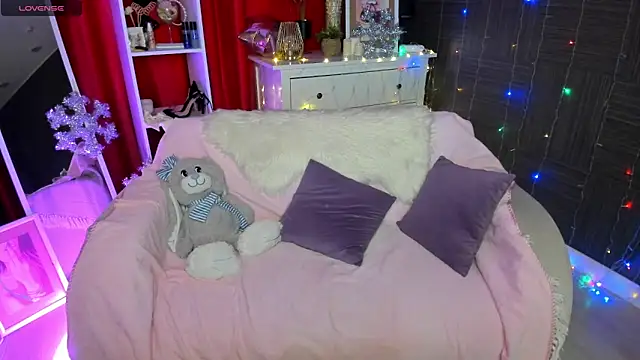 Snapshot of Queen_baby chatting on December 29, 5:53 am Queen baby online show from December 29, 5:53 am