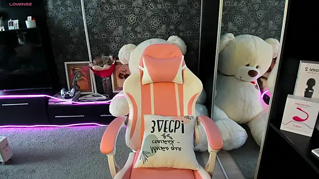 Snapshot of Queen_baby chatting on September 14, 3:05 am Queen baby online show from September 14, 3:05 am