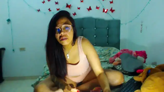 AmaraRoberts420 online show from January 23, 4:19 am