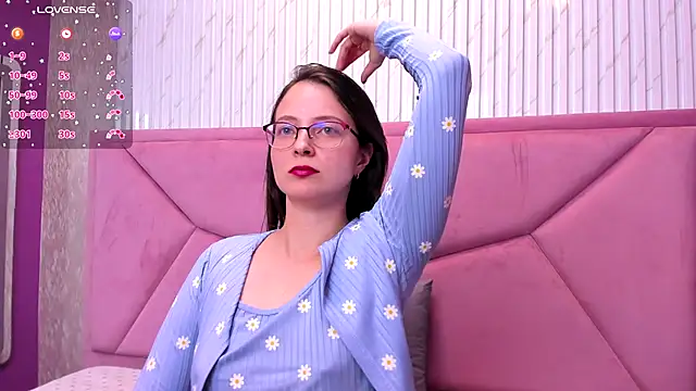 AmbeerWood  online show from September 13, 3:39 am