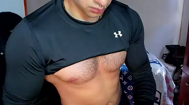 Snapshot of Tommy_Bred chatting on January 20, 7:14 pm Tommy Bred online show from January 20, 7:14 pm