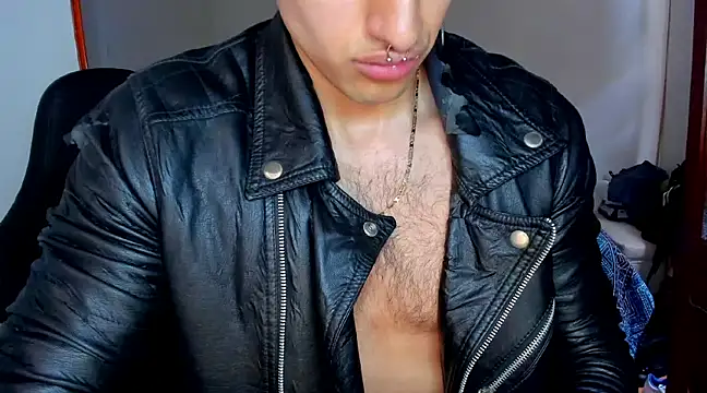 Snapshot of Tommy_Bred chatting on January 24, 5:42 pm Tommy Bred online show from January 24, 5:42 pm