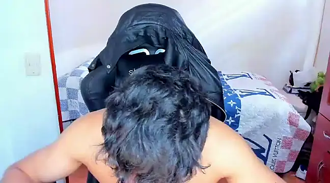 Snapshot of Tommy_Bred chatting on January 25, 6:46 pm Tommy Bred online show from January 25, 6:46 pm