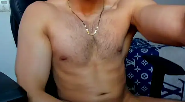 Snapshot of Tommy_Bred chatting on February 1, 12:40 am Tommy Bred online show from February 1, 12:40 am