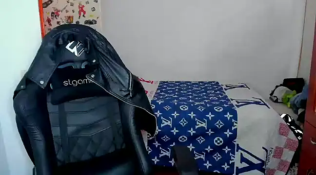 Snapshot of Tommy_Bred chatting on February 2, 4:32 pm Tommy Bred online show from February 2, 4:32 pm