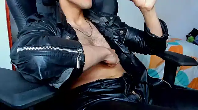 Snapshot of Tommy_Bred chatting on March 3, 9:15 pm Tommy Bred online show from March 3, 9:15 pm