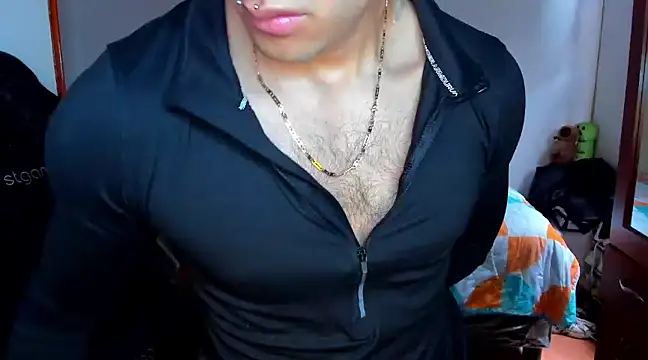 Snapshot of Tommy_Bred chatting on March 12, 6:55 pm Tommy Bred online show from March 12, 6:55 pm