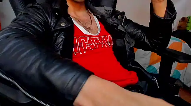 Snapshot of Tommy_Bred chatting on March 17, 5:05 pm Tommy Bred online show from March 17, 5:05 pm