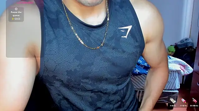 Snapshot of Tommy_Bred chatting on October 7, 6:05 pm Tommy Bred online show from October 7, 6:05 pm