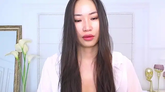 NaomiYuu online show from January 20, 2:43 am