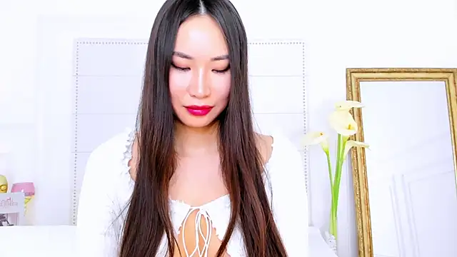 NaomiYuu online show from March 11, 5:49 am