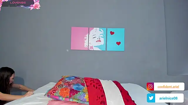 ariel35 online show from February 7, 7:06 pm