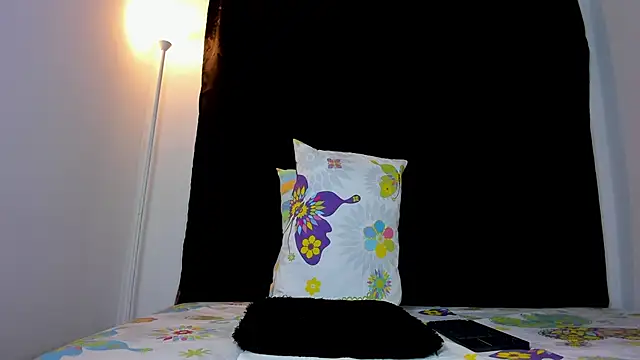 Snapshot of ice_grace chatting on January 31, 11:45 pm ice grace online show from January 31, 11:45 pm