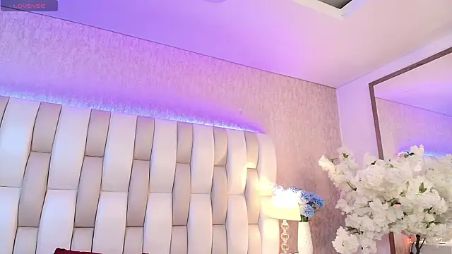 Rebeca jones online show from March 22, 12:04 pm