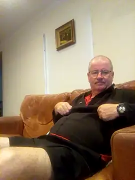 stiffandlubedxh online show from February 21, 8:51 am