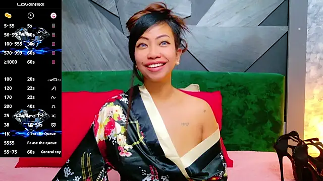 ElyaQuinn online show from October 6, 7:06 am