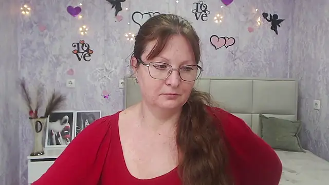 VanessaHotts online show from March 10, 12:15 pm