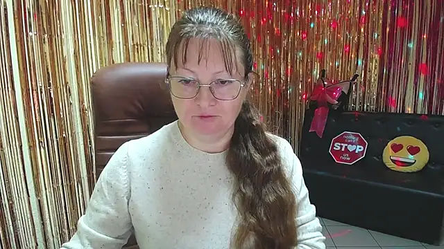 VanessaHotts online show from October 10, 5:06 am