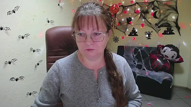 VanessaHotts online show from October 20, 5:08 am