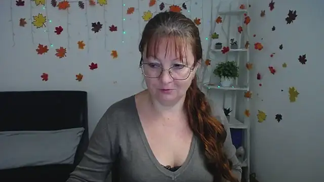 VanessaHotts online show from November 10, 6:01 am