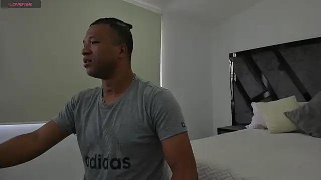 Snapshot of AnnieAndStefan chatting on January 12, 7:42 pm AnnieAndStefan online show from January 12, 7:42 pm