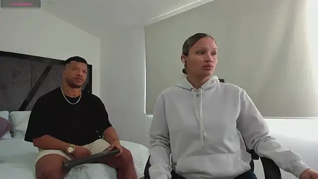 Snapshot of AnnieAndStefan chatting on September 13, 11:54 am AnnieAndStefan online show from September 13, 11:54 am