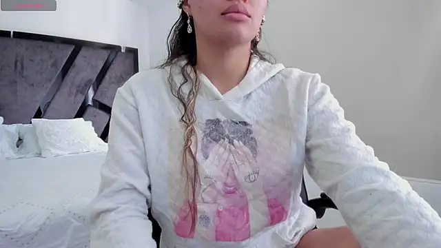 Snapshot of AnnieAndStefan chatting on November 7, 2:28 pm AnnieAndStefan online show from November 7, 2:28 pm