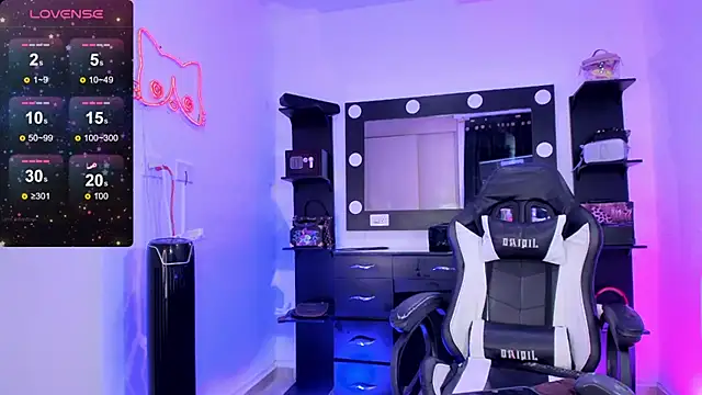 miss kitty online show from February 14, 1:02 am