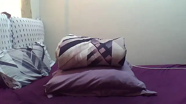 AddictiveAssCurves online show from October 4, 9:29 am