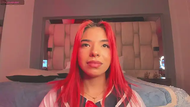 Emmily Savage online show from February 15, 7:49 am