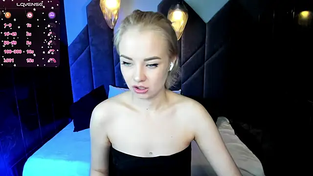 StephanieSweety online show from February 25, 10:29 pm