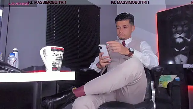 Snapshot of massimo_g chatting on January 9, 10:52 pm massimo g online show from January 9, 10:52 pm