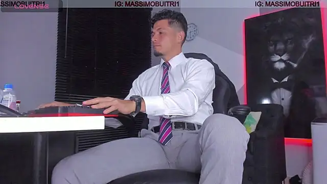 Snapshot of massimo_g chatting on January 21, 3:04 am massimo g online show from January 21, 3:04 am