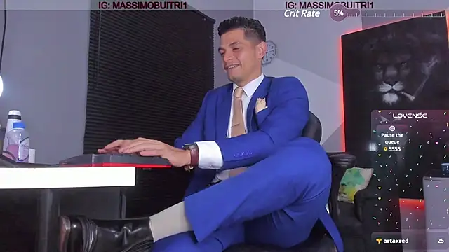 Snapshot of massimo_g chatting on February 6, 12:43 am massimo g online show from February 6, 12:43 am