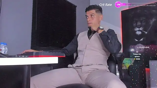 Snapshot of massimo_g chatting on March 4, 12:29 am massimo g online show from March 4, 12:29 am