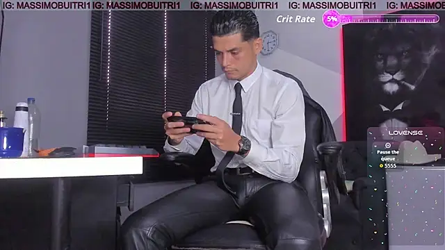 Snapshot of massimo_g chatting on October 21, 1:23 pm massimo g online show from October 21, 1:23 pm