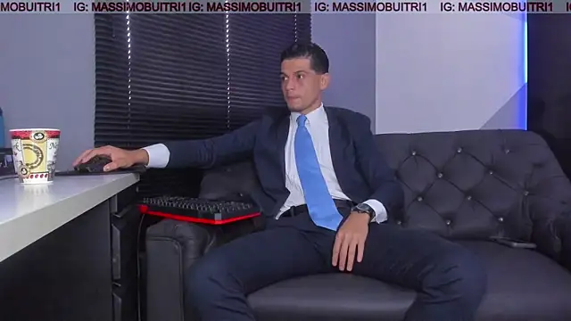 Snapshot of massimo_g chatting on November 3, 2:07 pm massimo g online show from November 3, 2:07 pm