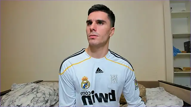 Snapshot of sam_huston chatting on December 25, 12:16 am sam huston online show from December 25, 12:16 am