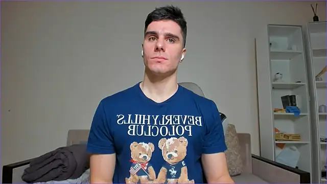 Snapshot of sam_huston chatting on March 5, 2:14 am sam huston online show from March 5, 2:14 am