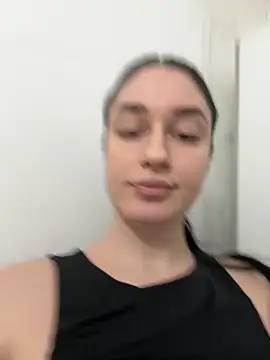 moniqque online show from October 4, 10:35 am