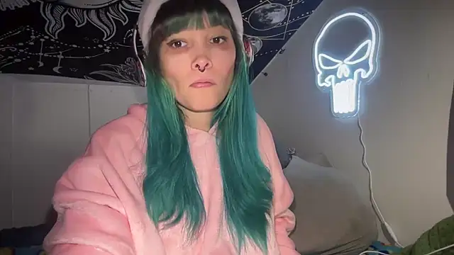 Snapshot of FRRANNKIE chatting on December 25, 7:02 pm FRRANNKIE online show from December 25, 7:02 pm