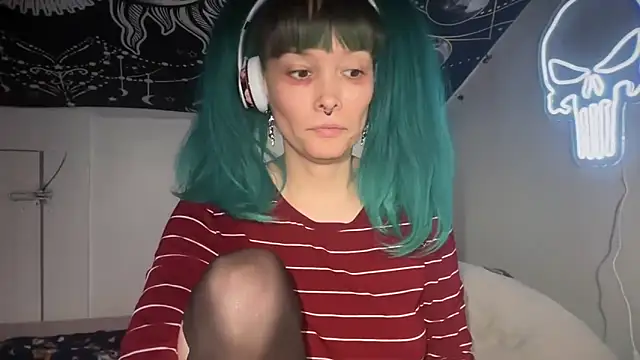 Snapshot of FRRANNKIE chatting on December 27, 3:53 am FRRANNKIE online show from December 27, 3:53 am