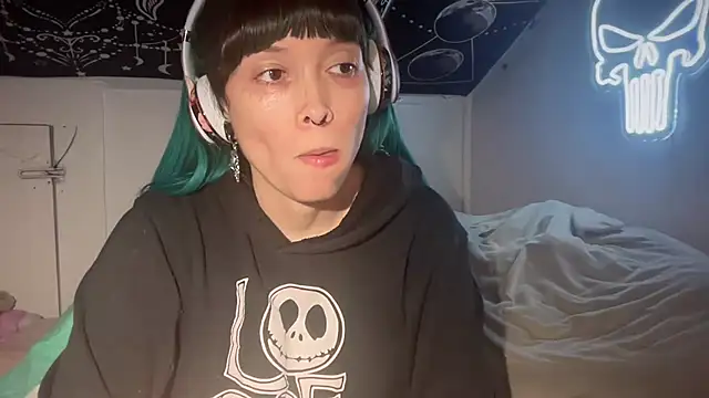 Snapshot of FRRANNKIE chatting on January 5, 8:43 am FRRANNKIE online show from January 5, 8:43 am