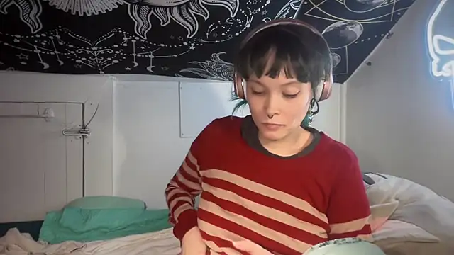 Snapshot of FRRANNKIE chatting on January 17, 12:20 am FRRANNKIE online show from January 17, 12:20 am