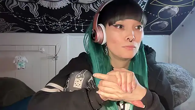 Snapshot of FRRANNKIE chatting on January 31, 1:02 pm FRRANNKIE online show from January 31, 1:02 pm